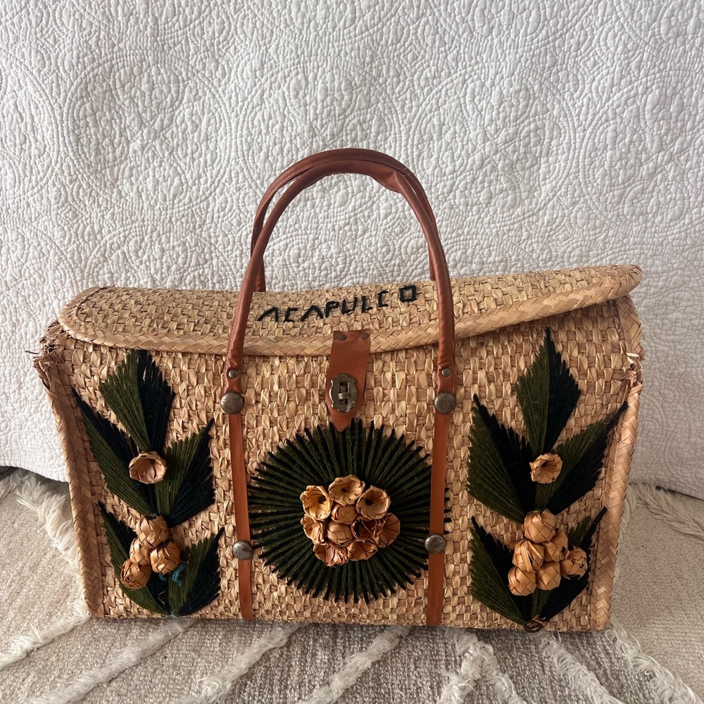 Vintage Handcrafted Floral Straw Bag